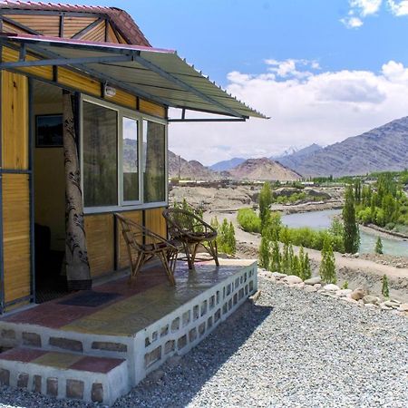 فندق Neryok'S Indus View Chimre المظهر الخارجي الصورة