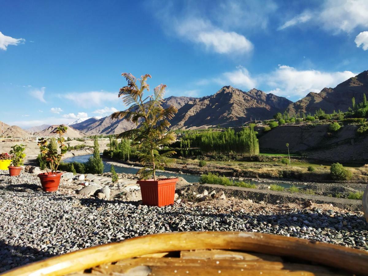فندق Neryok'S Indus View Chimre المظهر الخارجي الصورة