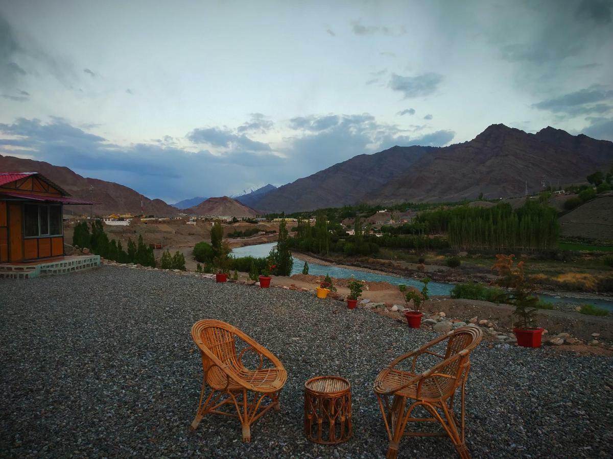 فندق Neryok'S Indus View Chimre المظهر الخارجي الصورة